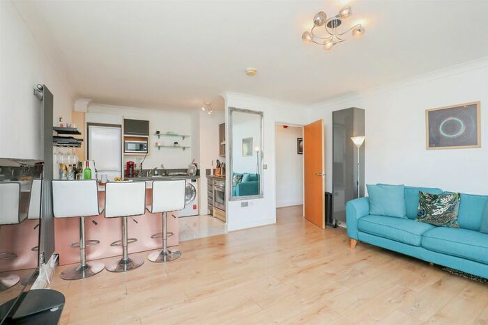 2 Bedroom Flat To Rent In East Bank, Wherry Road, Norwich, NR1