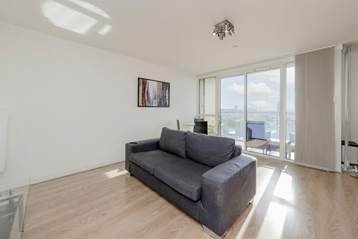 1 Bedroom Flat To Rent In Panoramic Tower, E14
