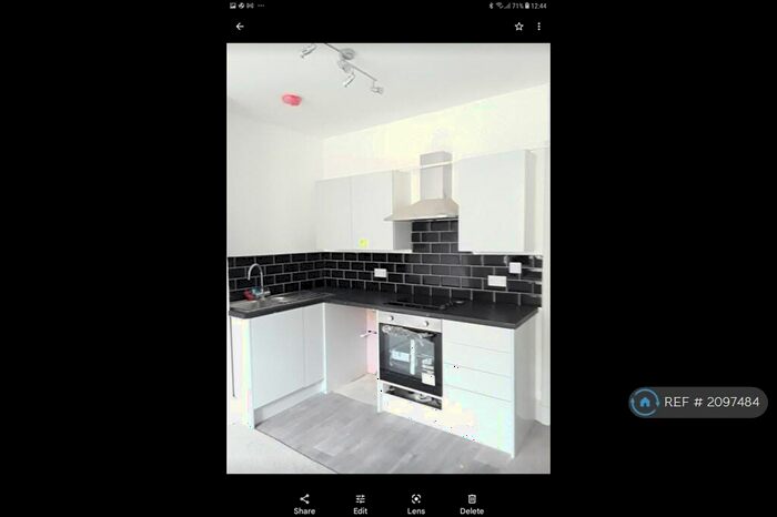 1 Bedroom Flat To Rent In North Street, Keighley, BD21