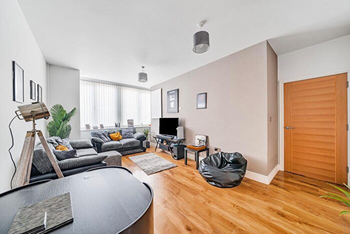 2 Bedroom Flat To Rent In Brand Street, Hitchin, SG5