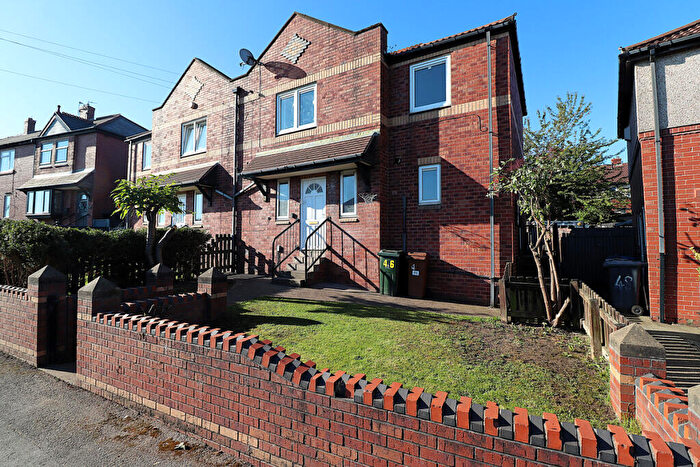 3 Bedroom Semi-Detached House For Sale In Tuxford Crescent, Cundy Cross Barnsley, S71