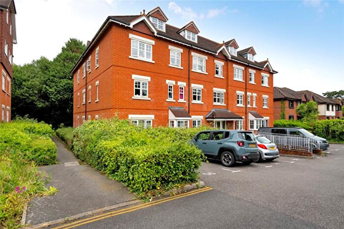 2 Bedroom Apartment For Sale In Heathside Road, Woking, GU22