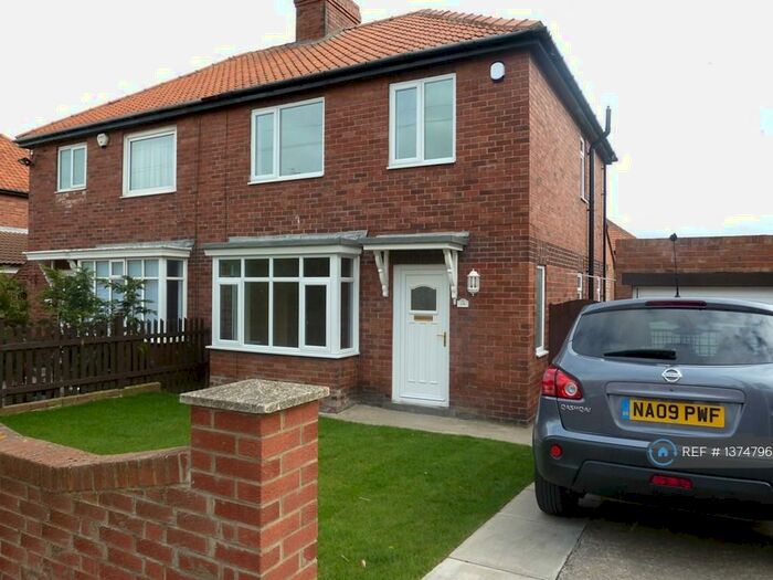 3 Bedroom Semi-Detached House To Rent In Aysgarth Avenue, Sunderland, SR2