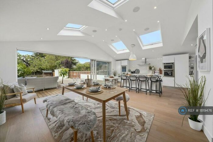 5 Bedroom Detached House To Rent In Clarence Road, Windsor, SL4