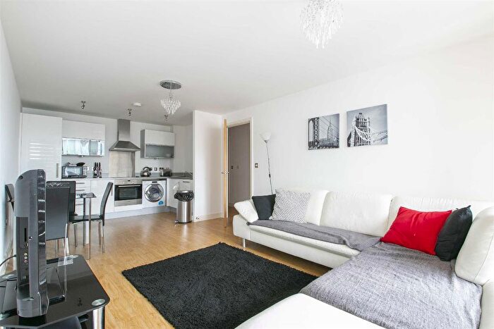 1 Bedroom Flat To Rent In Pearl House, Central Milton Keynes, MK9