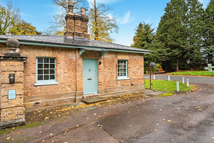 1 Bedroom Detached House To Rent In Wild Hill, Hatfield, AL9