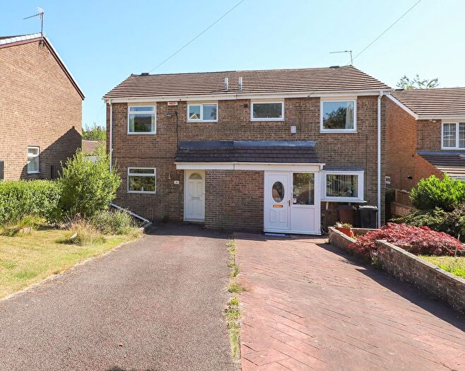 3 Bedroom Semi-Detached House For Sale In Grassmoor Close, Sheffield, S12