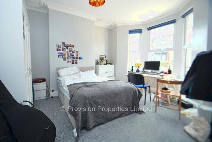 6 Bedroom Terraced House To Rent In Cliff Mount, Woodhouse, Leeds, LS6