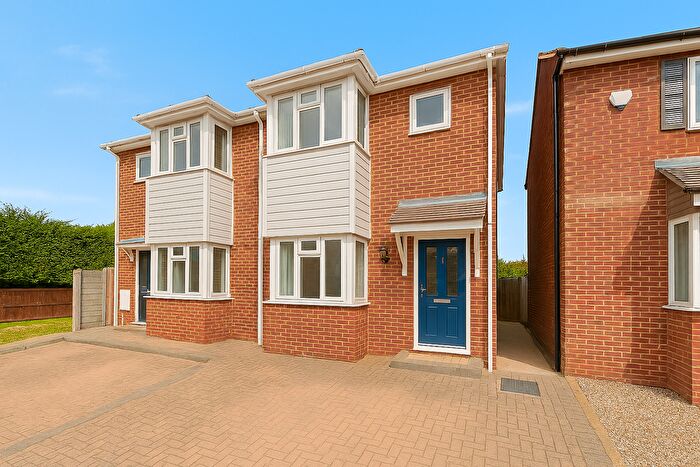 2 Bedroom Maisonette To Rent In Arnhem Road, Chelmsford, CM1