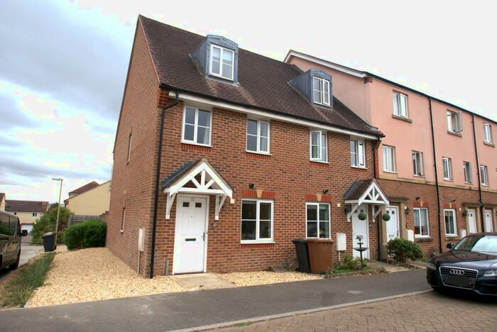 3 Bedroom End Of Terrace House To Rent In Long Barn Road, Augusta Park, Andover, SP11