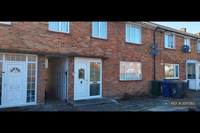 4 Bedroom Terraced House To Rent In Bushfield Close, Edgware, HA8