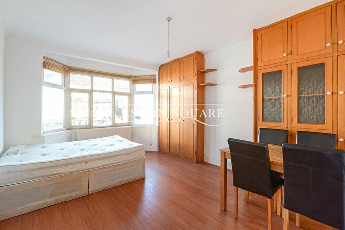 1 Bedroom Flat To Rent In Glebe Crescent, London, NW4