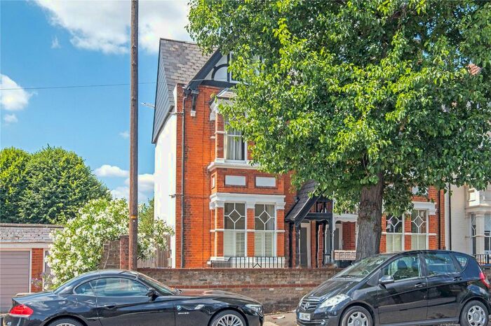 2 Bedroom Flat To Rent In Waldegrave Road, Teddington, TW11