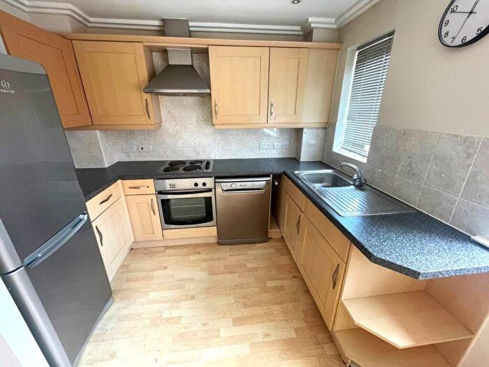 2 Bedroom Flat To Rent In Bloomsbury Close, Mill Hill, NW7