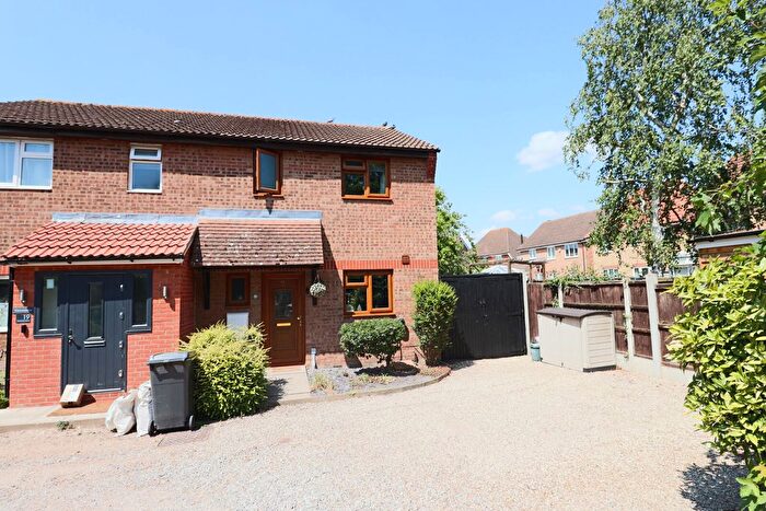 3 Bedroom Semi-detached House For Sale In Riddiford Drive, Chelmsford, CM1