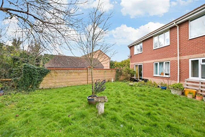 1 Bedroom Flat For Sale In Naylands, Margate, Kent, CT9