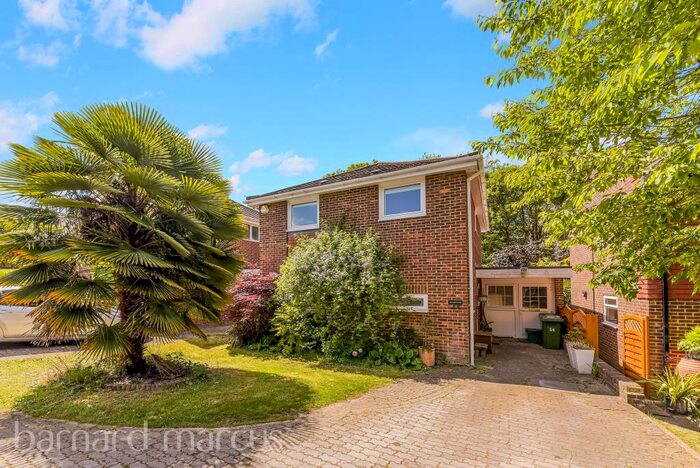 4 Bedroom House To Rent In Drumaline Ridge, Worcester Park, KT4