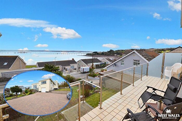 3 Bedroom Detached Bungalow For Sale In Hakin, Milford Haven, SA73