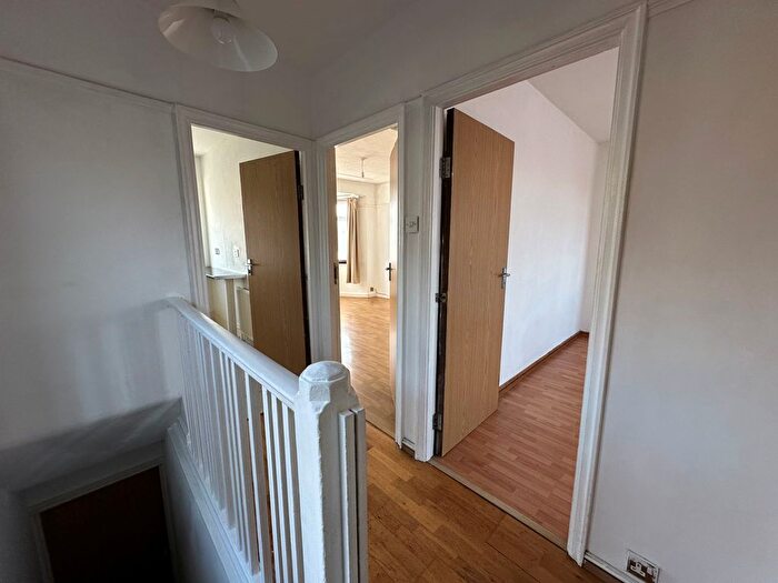 1 Bedroom Flat To Rent In The Vale, London, NW11