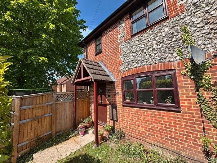 3 Bedroom End Of Terrace House For Sale In Oakland Way, Flackwell Heath, HP10