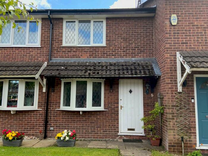 2 Bedroom Mews To Rent In Marlowe Court, Macclesfield, SK11