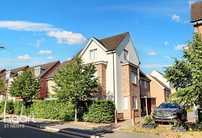 5 Bedroom Detached House For Sale In Anderson Close, St Neots, PE19