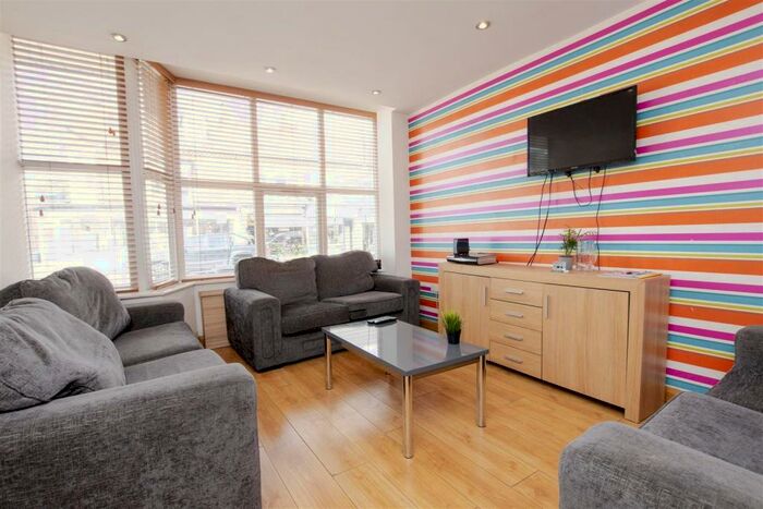 8 Bedroom House To Rent In Raddlebarn Road, Birmingham, B29