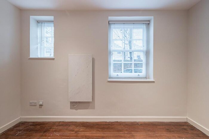 1 Bedroom Flat To Rent In A Brent House Brenthouse Road, E9
