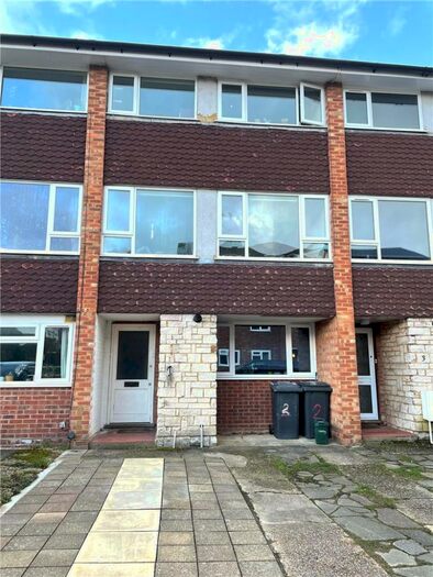 5 Bedroom Terraced House To Rent In Dollis Drive, Farnham, GU9