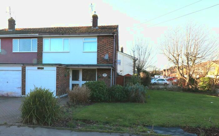 3 Bedroom Semi-Detached House To Rent In Long Lane, Hullbridge, Hockley, SS5