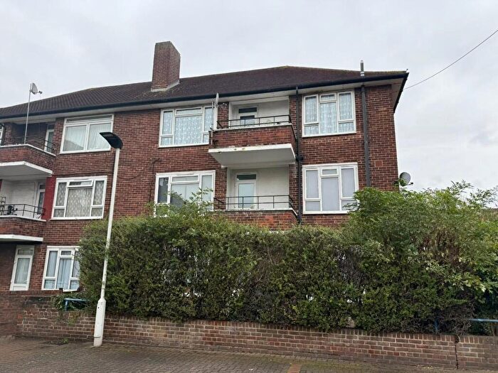 2 Bedroom Flat To Rent In Mason Close, London, E16