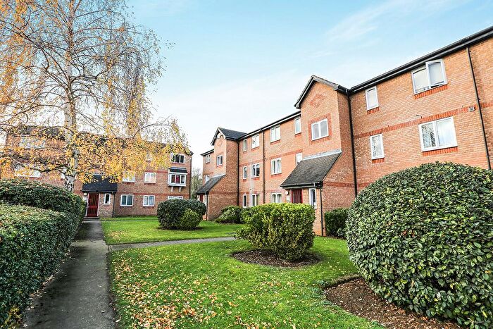 2 Bedroom Flat To Rent In Wedgewood Road, Hitchin, Hertfordshire, SG4