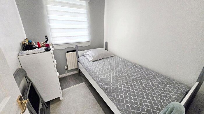 3 Bedroom End Of Terrace House For Sale In Newhurst Park, Hilperton, BA14