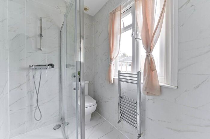 6 Bedroom Semi Detached House For Sale In Deanfield Gardens, Croydon, CR0