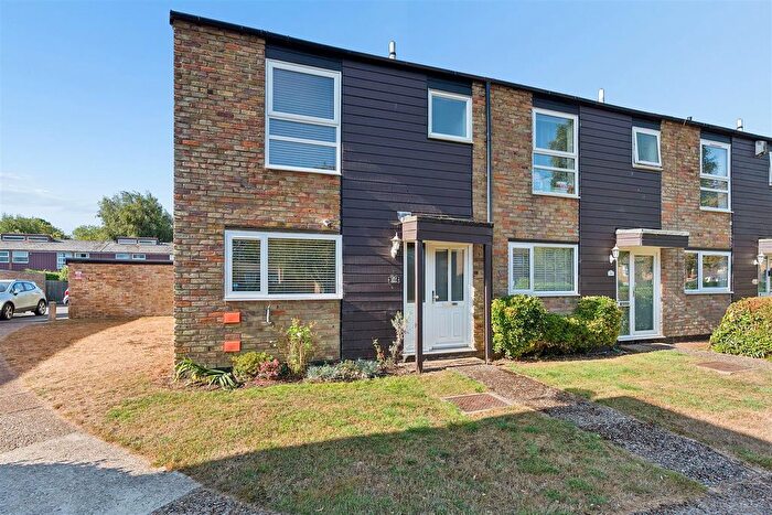 3 Bedroom End Terrace House For Sale In Millfield, New Ash Green, DA3