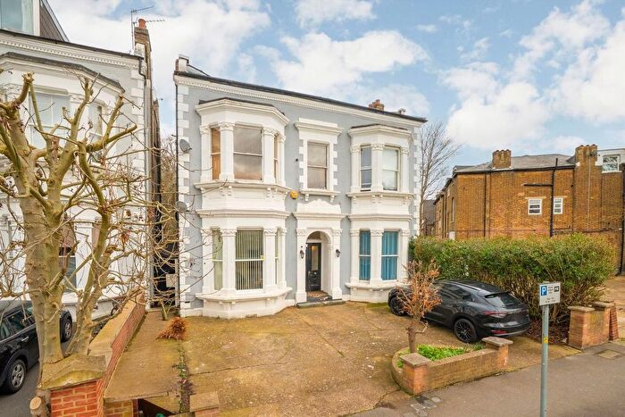 2 Bedroom Flat For Sale In Mowbray Road, London, NW6