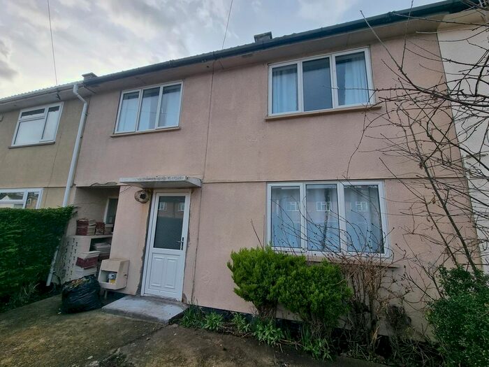 3 Bedroom Semi-Detached House To Rent In Warren Crescent, Oxford, OX3