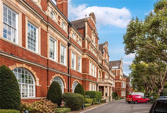 2 Bedroom Apartment For Sale In Mountford Mansions, Battersea Park Road, London, SW11