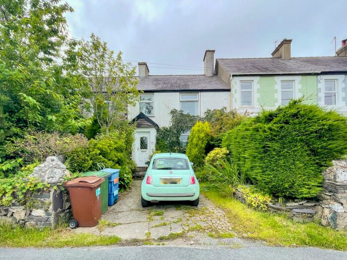 3 Bedroom Terraced House For Sale In Tanrallt Terrace, Llanllyfni, Caernarfon, LL54