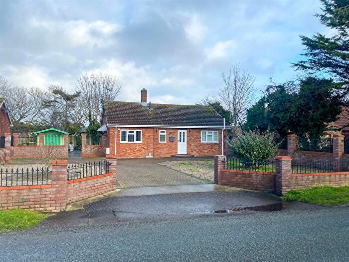 2 Bedroom Detached Bungalow For Sale In Burgh Road, Bradwell, Great Yarmouth, NR31