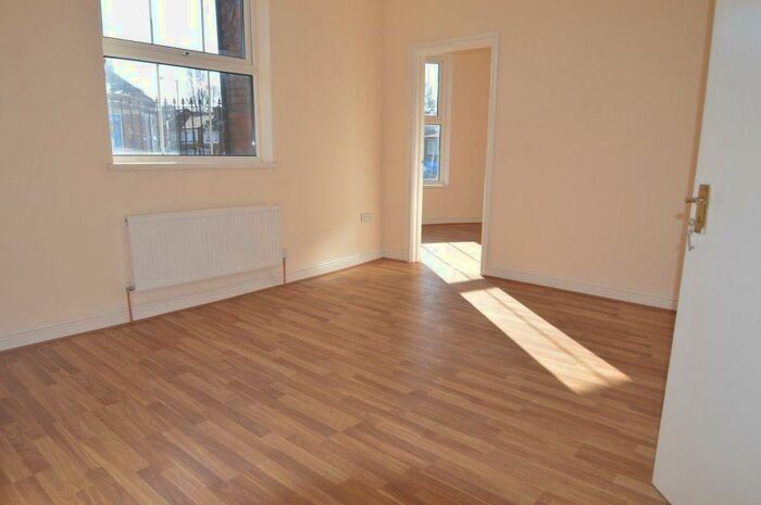 2 Bedroom Flat To Rent In Oak Tree Lane, Selly Oak, B29