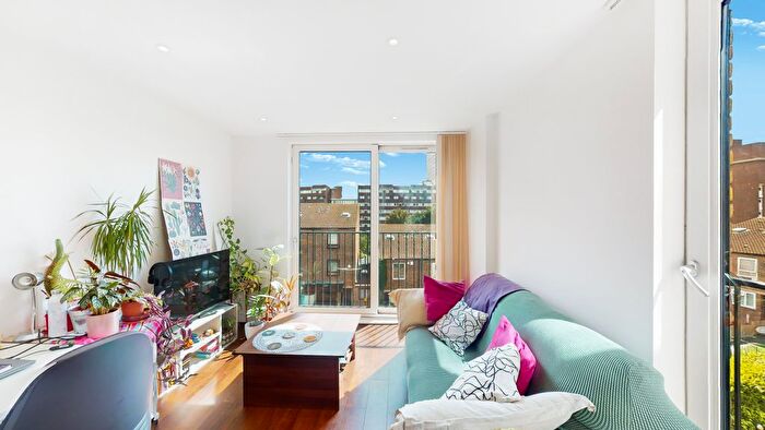 1 Bedroom Flat For Sale In Baroque Gardens Mary Rose Square, London, SE16