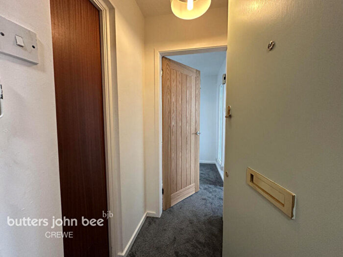 2 Bedroom Flat To Rent In Spencer Street, Northwich, CW8