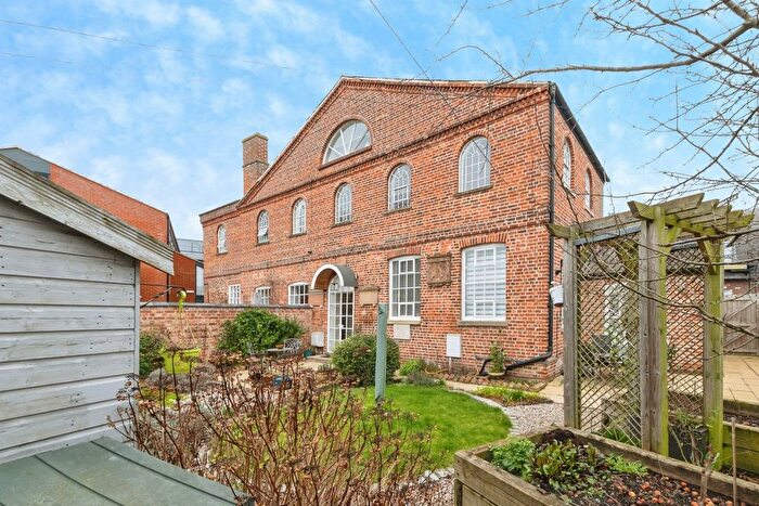 3 Bedroom Semi Detached House For Sale In High Street, Newport Pagnell, MK16