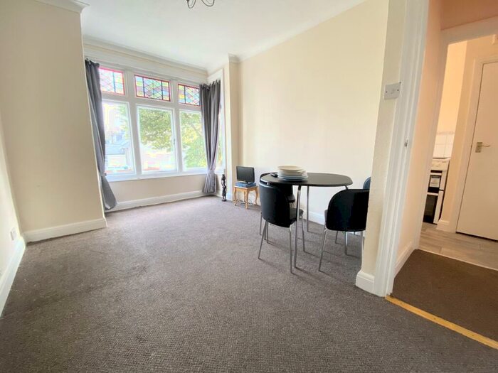 1 Bedroom Flat To Rent In Ash Grove, BN11
