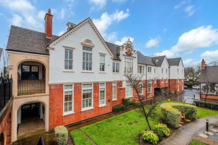 2 Bedroom Flat For Sale In Harrow House, Redhill, RH1