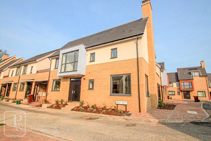3 Bedroom Link Detached House To Rent In Spirit Drive, Colchester, Essex, CO4