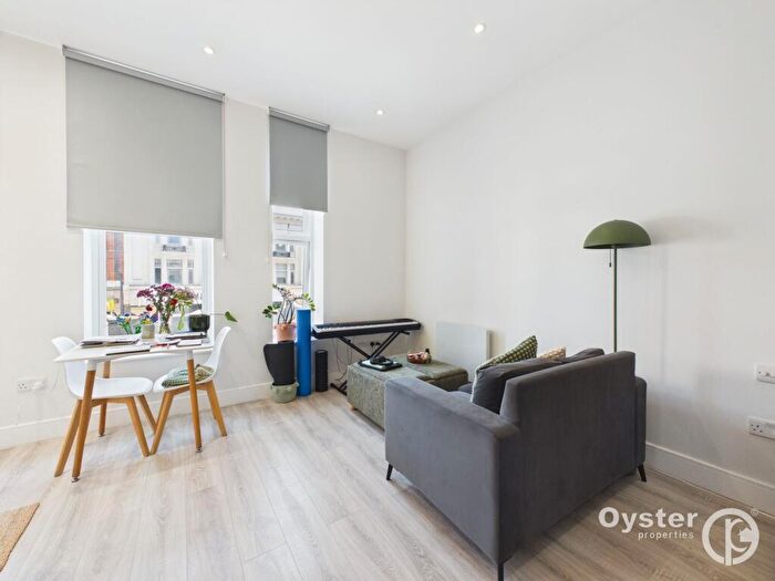 Studio To Rent In Kilburn High Road, London, NW6