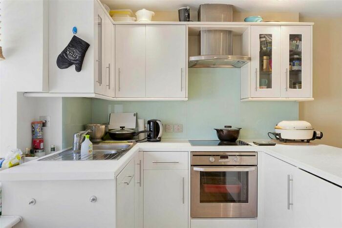 2 Bedroom Flat To Rent In Hallam Street, London, W1W