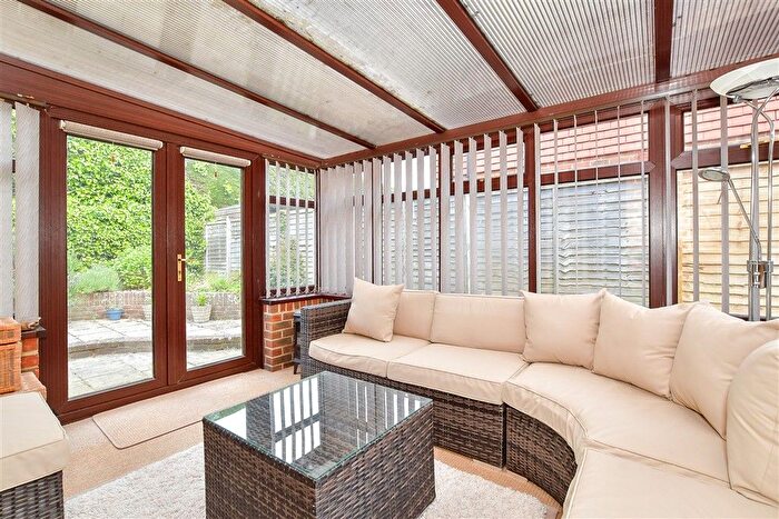 3 Bedroom Detached House For Sale In Oaks Close, Westergate, Chichester, West Sussex, PO20